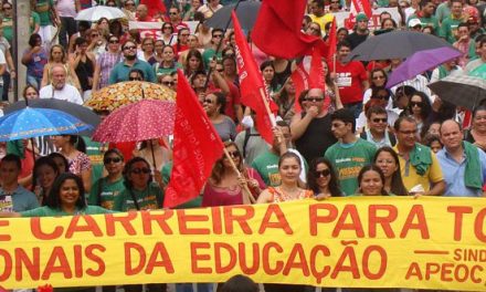 Assinado ato de nomeação dos professores da prefeitura de Fortaleza