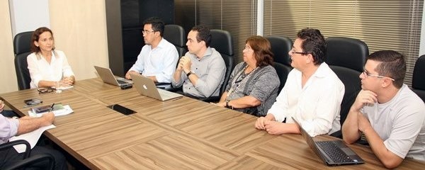 Continuamos avançando: Comissão Geral define princípios para aplicação da Lei Apeoc (15.064/2011) em 2013
