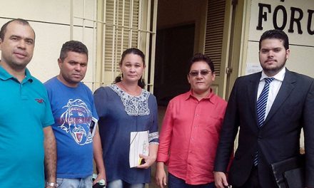 Pereiro recebe representantes do Sindicato APEOC