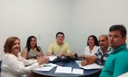 Jaguaruana: Sindicato APEOC discute Plano de Cargos e Carreiras com secretária de Educação