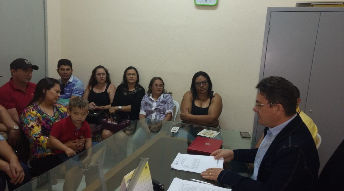 Catarina: Sindicato APEOC realiza assembleia e tira dúvidas de professores