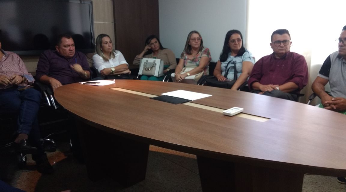 Itatira: Sindicato APEOC negocia com prefeito liberação do precatório do Fundef