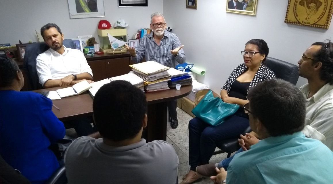 Coletivo de Educação Inclusiva se reúne com deputado Elmano de Freitas