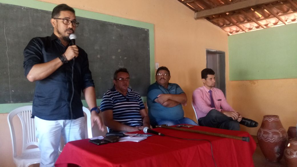 Itapiúna: Anizio Melo conversa com professores sobre precatório do Fundef