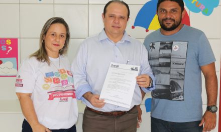 São Gonçalo: Sindicato APEOC entrega pauta de lutas ao prefeito