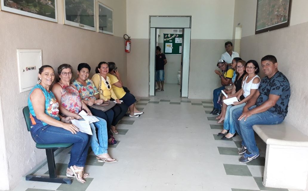 Araripe: Sindicato APEOC cobra audiência com prefeito