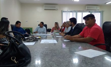 Morada Nova: Sindicato APEOC participa de Mesa de Negociação com prefeito