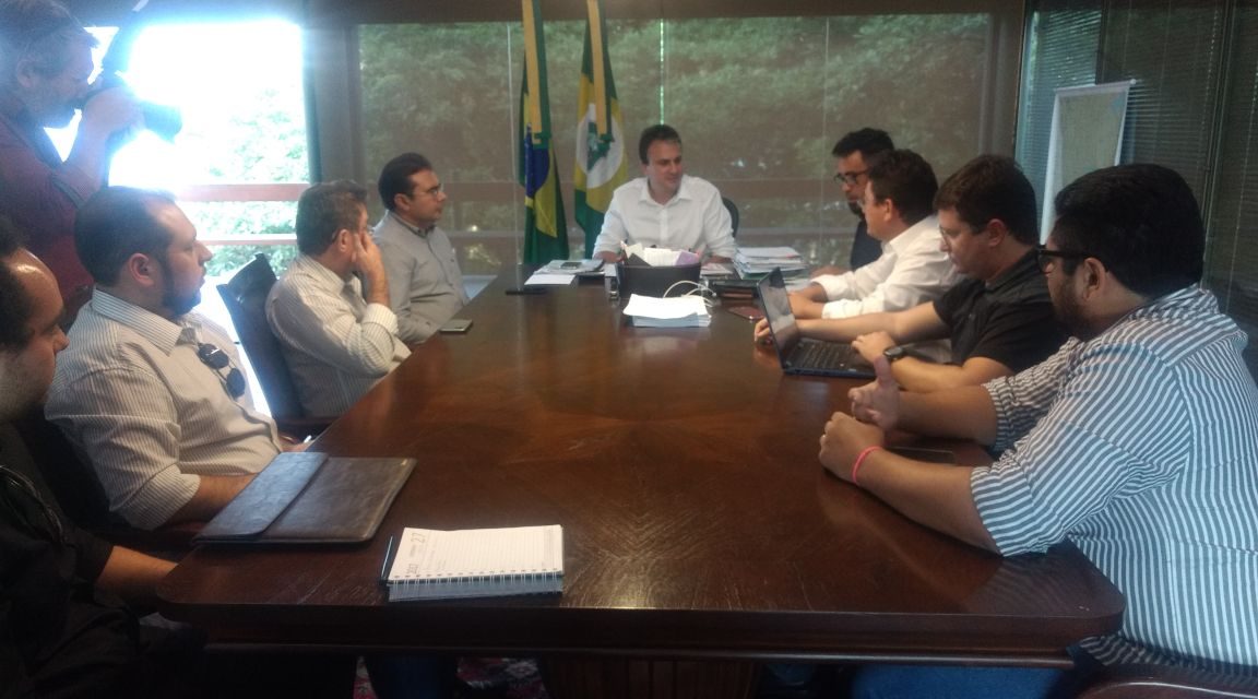 APEOC conquista Reajuste Diferenciado em reunião com Governador e Seduc