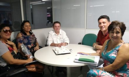 Horizonte: APEOC participa de audiência com secretário de Educação