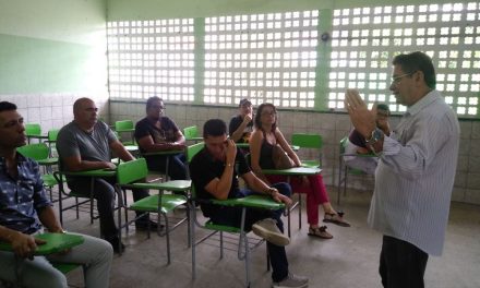 Maranguape: Professores recebem informes sobre direitos da categoria