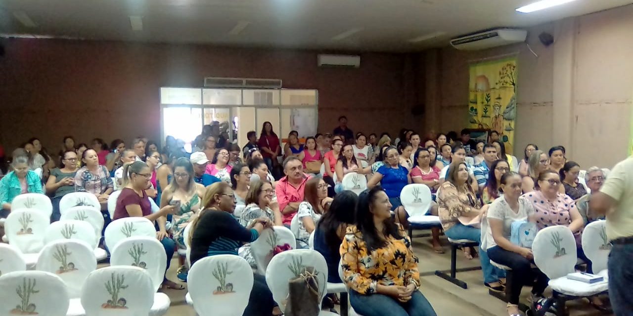 Tauá: Assembleia debate reajuste salarial da Rede Municipal
