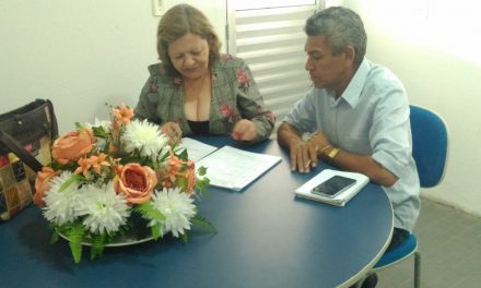 Jaguaruana: Atecnias na folha de pagamento dos professores são discutidas em reunião