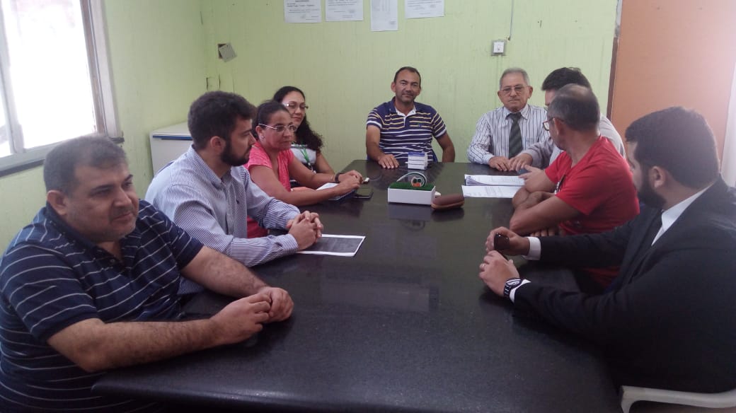 Paracuru: APEOC se reúne com prefeito e Procuradoria do Município