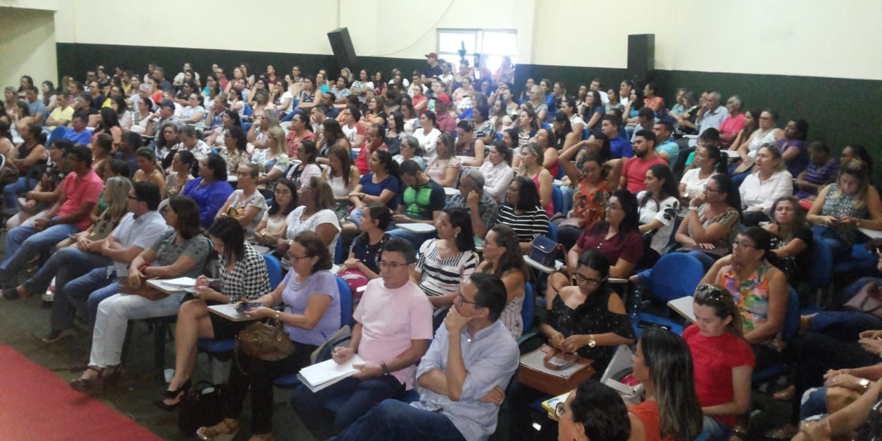 Tauá: Sindicato APEOC cobra da prefeitura atraso de salário