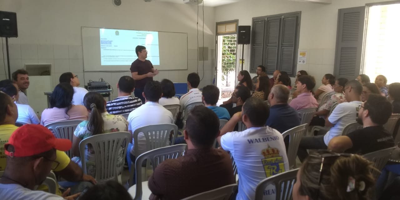 Chão da Escola em Pereiro: Sindicato APEOC discute Novo Ensino Médio e Novo ISSEC