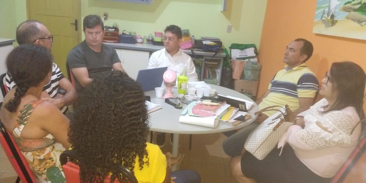 Paracuru: APEOC cobra regularização dos Quinquênios com a Prefeitura