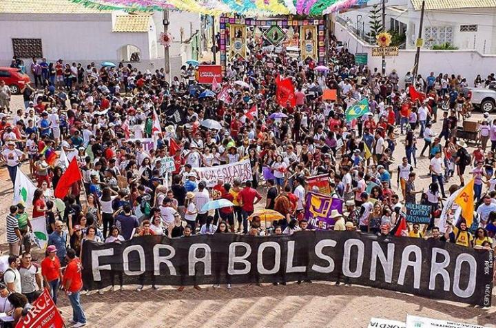 Cariri: APEOC e categoria vão às ruas para dizer NÃO à Deforma da Previdência