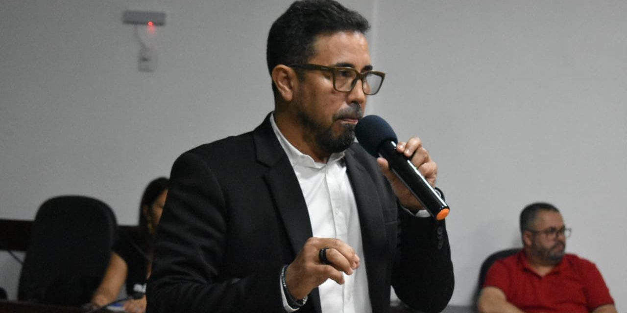 ANIZIO MELO REFORÇA LUTA POR FINANCIAMENTO DA EDUCAÇÃO EM FÓRUM NA BAHIA