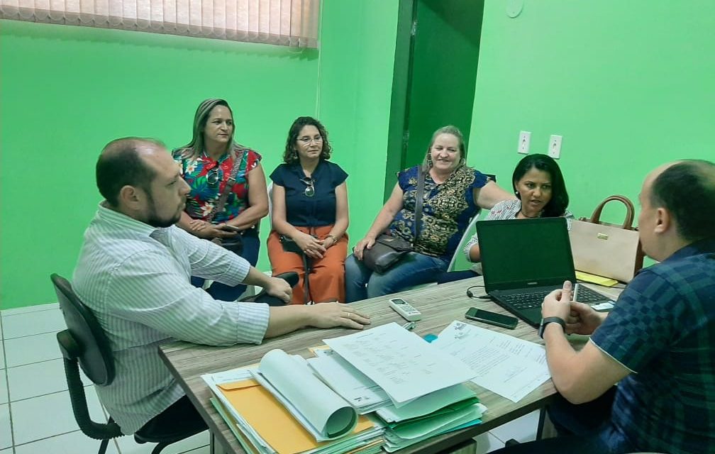 ACARAÚ: APEOC COBRA MESA DE NEGOCIAÇÃO, PROGRESSÕES E LIBERAÇÃO PARA MANDATO CLASSISTA