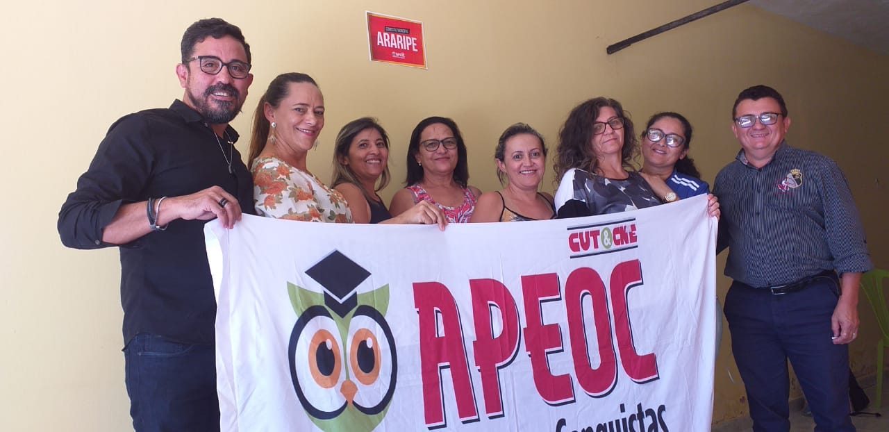 ARARIPE: APEOC EMPOSSA NOVA COMISSÃO MUNICIPAL