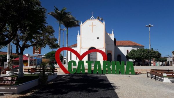 CATARINA: APEOC PROTOCOLA OFÍCIO COBRANDO APLICAÇÃO DO FUNDO DE RESERVA DO FUNDEF