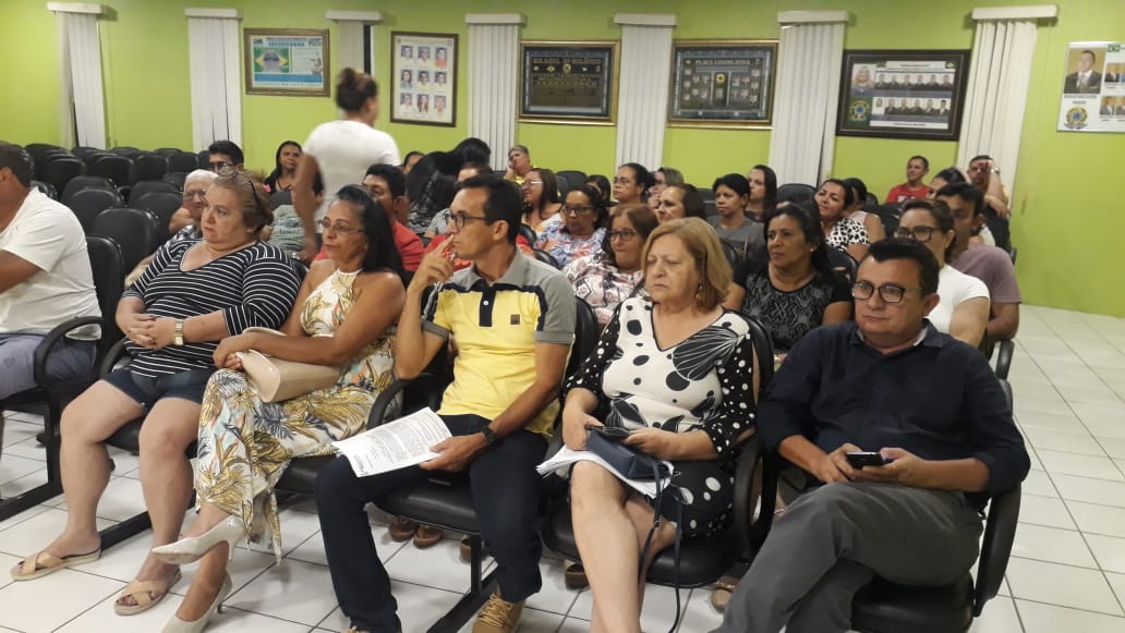 JAGUARUANA: APEOC DISCUTE LEI DE REESTRUTURAÇÃO DE CARGOS DOS PROFESSORES