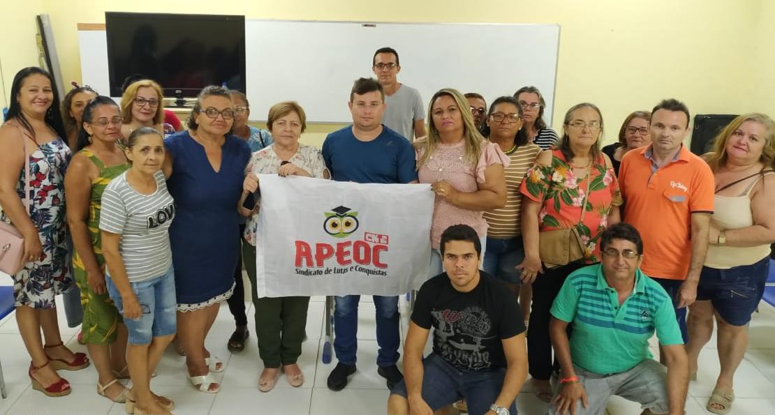 JAGUARUANA: APEOC DISCUTE CAMPANHA SALARIAL E DEFORMA DA PREVIDÊNCIA
