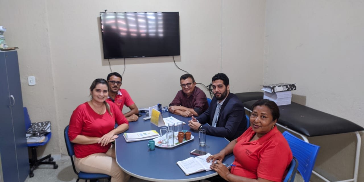 SOLONÓPOLE: APEOC PARTICIPA DE REUNIÃO NO PREVSOL E REALIZA ATENDIMENTO JURÍDICO