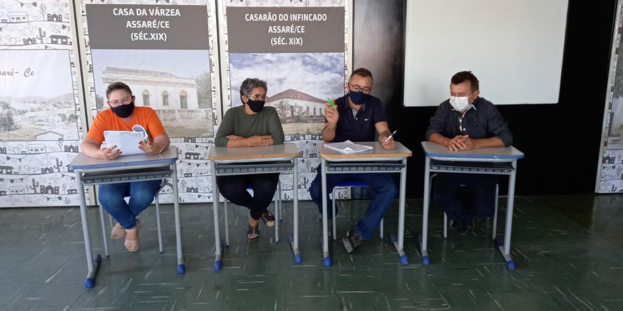 ASSARÉ: APEOC DISCUTE READEQUAÇÃO DO PLANO DE CARGOS, CARREIRAS E REMUNERAÇÃO DA CATEGORIA