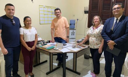 ACARAÚ: APEOC SE REÚNE COM SECRETÁRIO DE EDUCAÇÃO PARA TRATAR DE PAUTAS EMERGENCIAIS DA CATEGORIA