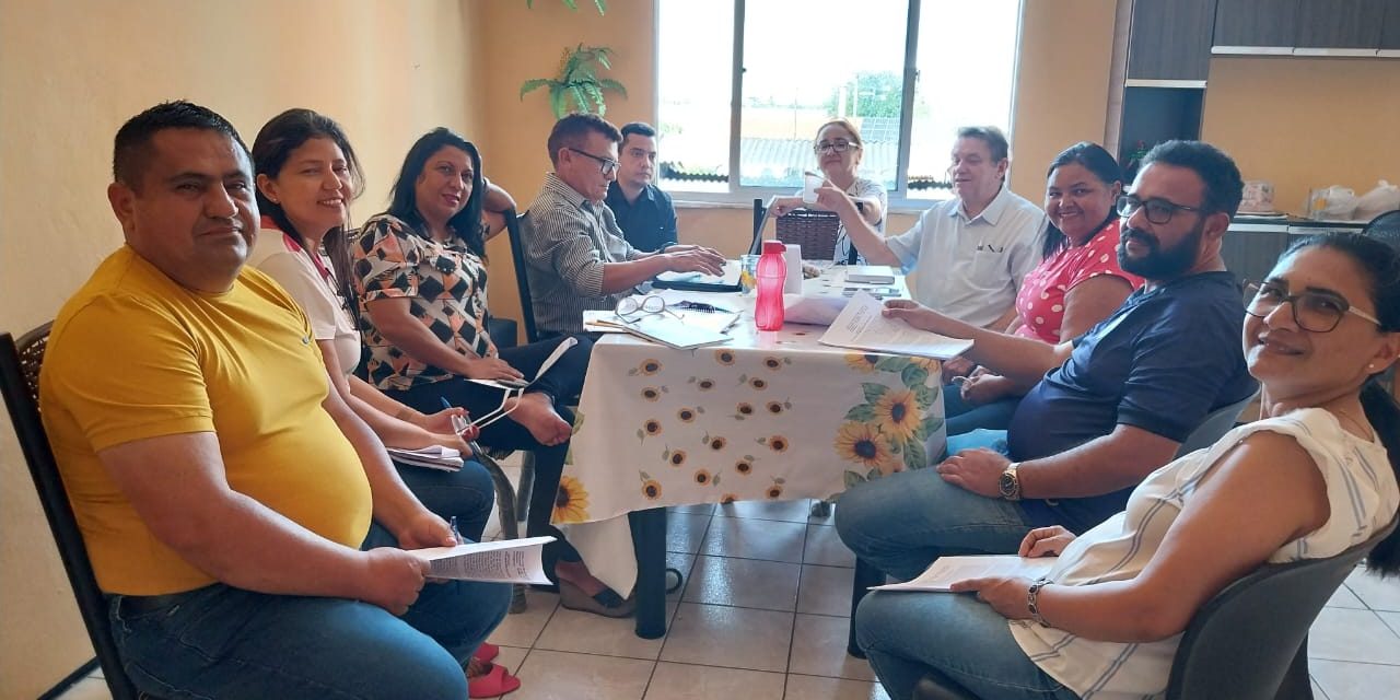 PACATUBA: APEOC DEBATE PCCS COM SERVIDORES(AS) DA EDUCAÇÃO DA REDE MUNICIPAL