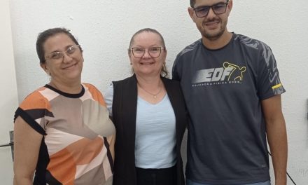 PEDRA BRANCA: APEOC SE REÚNE COM SECRETÁRIA PARA TRATAR DE AMPLIAÇÃO DEFINITIVA DE CARGA HORÁRIA