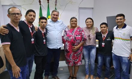 PACAJUS: APEOC SE REÚNE COM PREFEITO E SECRETÁRIA E DISCUTE PAUTAS EMERGENCIAIS DA CATEGORIA