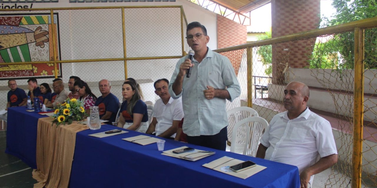 BARROQUINHA: EM DIÁLOGO COM A GESTÃO, APEOC GARANTE COMPROMISSO DE REAJUSTE DE 5% PARA OS/AS PROFISSIONAIS DO MAGISTÉRIO