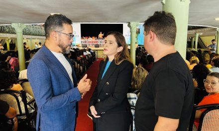 APEOC COBRA DO GOVERNADOR E DA SECRETÁRIA DA EDUCAÇÃO RETOMADA DA MESA DE NEGOCIAÇÃO