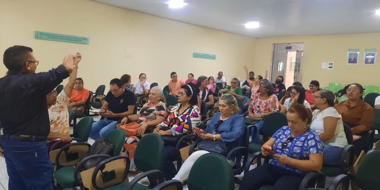 TAUÁ: EM ASSEMBLEIA GERAL, APEOC DEFINE LUTA POR REAJUSTE SALARIAL, COM GANHO REAL, E FAZ ENCAMINHAMENTOS