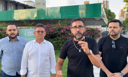 EXPEDIENTE DO PRESIDENTE • APEOC COBRA DO GOVERNO CELERIDADE NA RESOLUÇÃO DE PAUTAS DA CAMPANHA SALARIAL E PROTOCOLA NOTIFICAÇÃO DO PARA GERAL, DIA 15 DE MARÇO