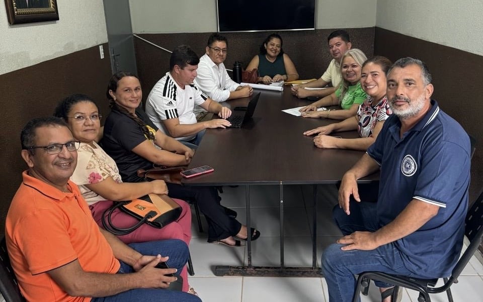 PALMÁCIA: APÓS NEGOCIAÇÃO, APEOC GARANTE REAJUSTE DE 4% PARA PROFESSORES