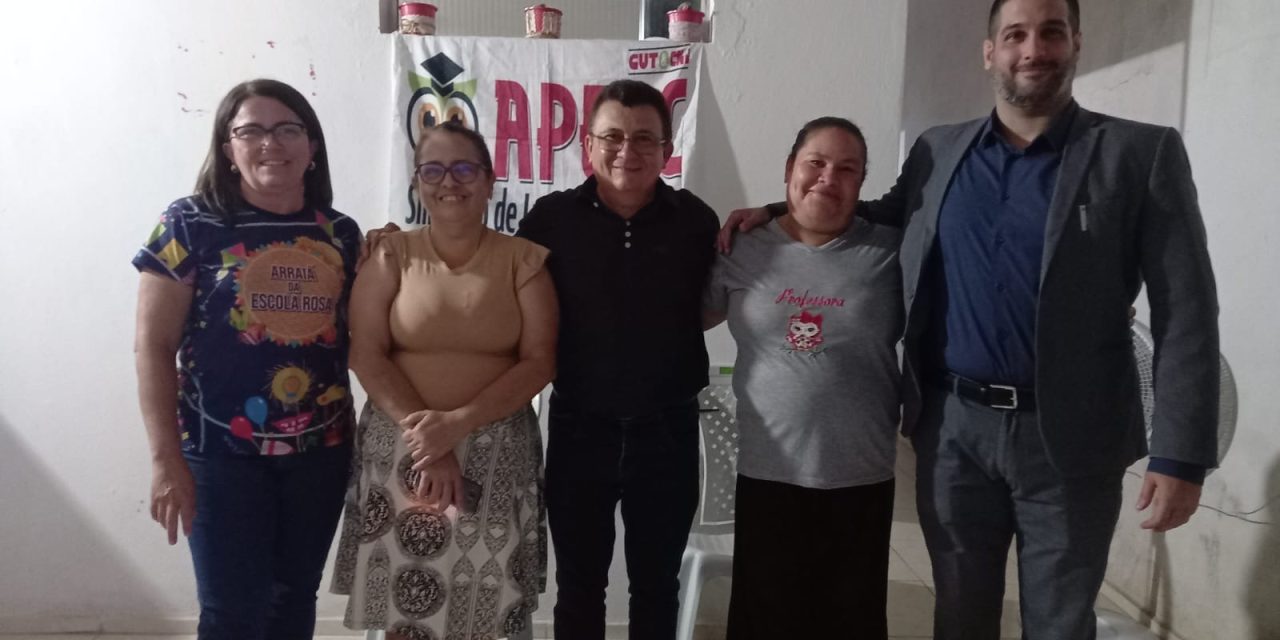 ABAIARA: APEOC SE REÚNE COM PROFESSORES E SERVIDORES DA EDUCAÇÃO PARA TRATAR DE AÇÃO JUDICIAL