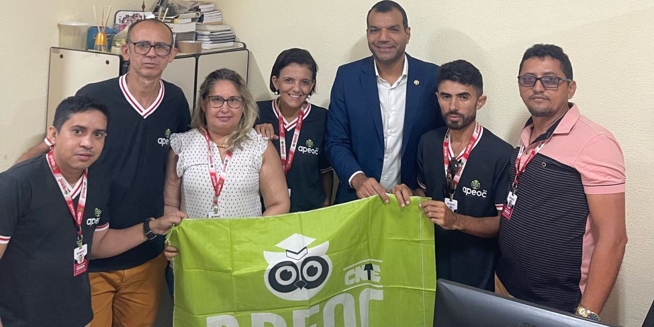 PACAJUS: APEOC SE REÚNE COM PROMOTOR DE JUSTIÇA E DISCUTE PAUTAS DA EDUCAÇÃO