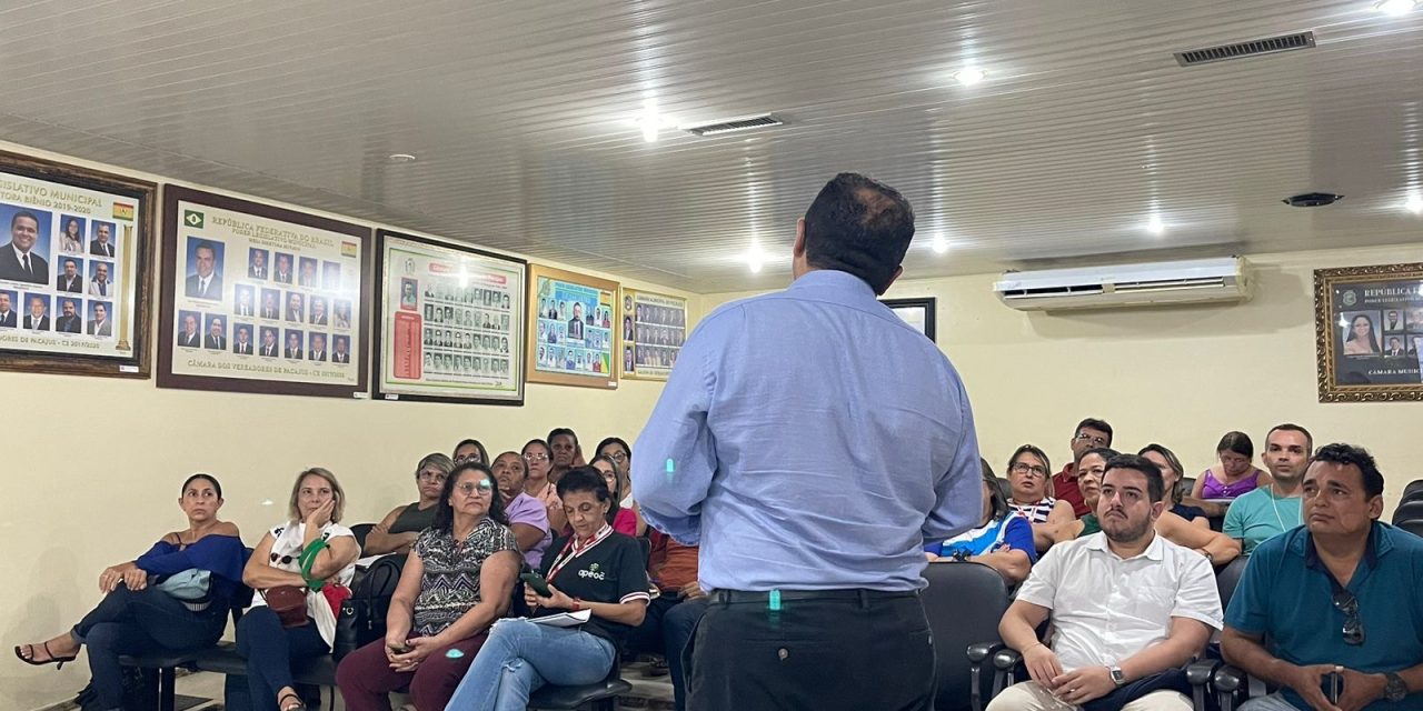 PACAJUS: APEOC REALIZA PALESTRA SOBRE NOVAS REGRAS DA PREVIDÊNCIA