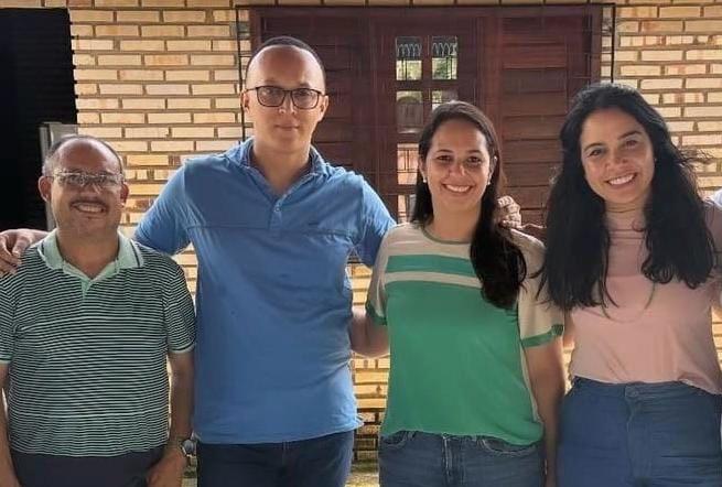 CASCAVEL: APEOC ENTREGA CARTA DE COMPROMISSO COM À EDUCAÇÃO À PRÉ-CANDIDATA AO PLEITO MUNICIPAL