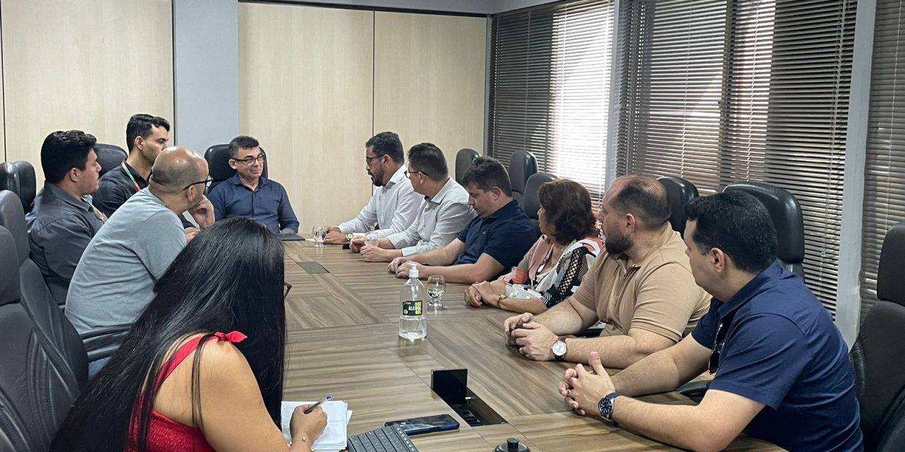 REMANDO CONTRA A MARÉ: APEOC GARANTE AVANÇOS EM PONTOS IMPORTANTES DA PAUTA DE NEGOCIAÇÃO