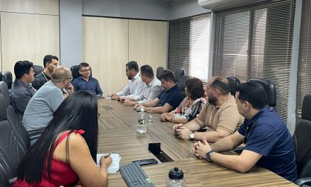 REMANDO CONTRA A MARÉ: APEOC GARANTE AVANÇOS EM PONTOS IMPORTANTES DA PAUTA DE NEGOCIAÇÃO