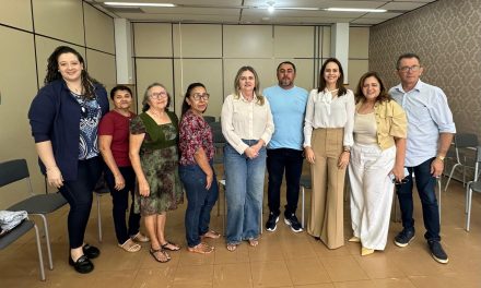 TAUÁ: APEOC PARTICIPA DE REUNIÃO DO CONSELHO DO IPPSMT E COBRA CONCURSO PÚBLICO