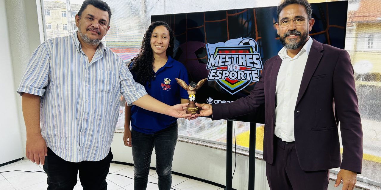 PROFESSOR ANÍZIO É AGRACIADO COM O TROFÉU MESTRES NO ESPORTE