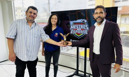 PROFESSOR ANÍZIO É AGRACIADO COM O TROFÉU MESTRES NO ESPORTE