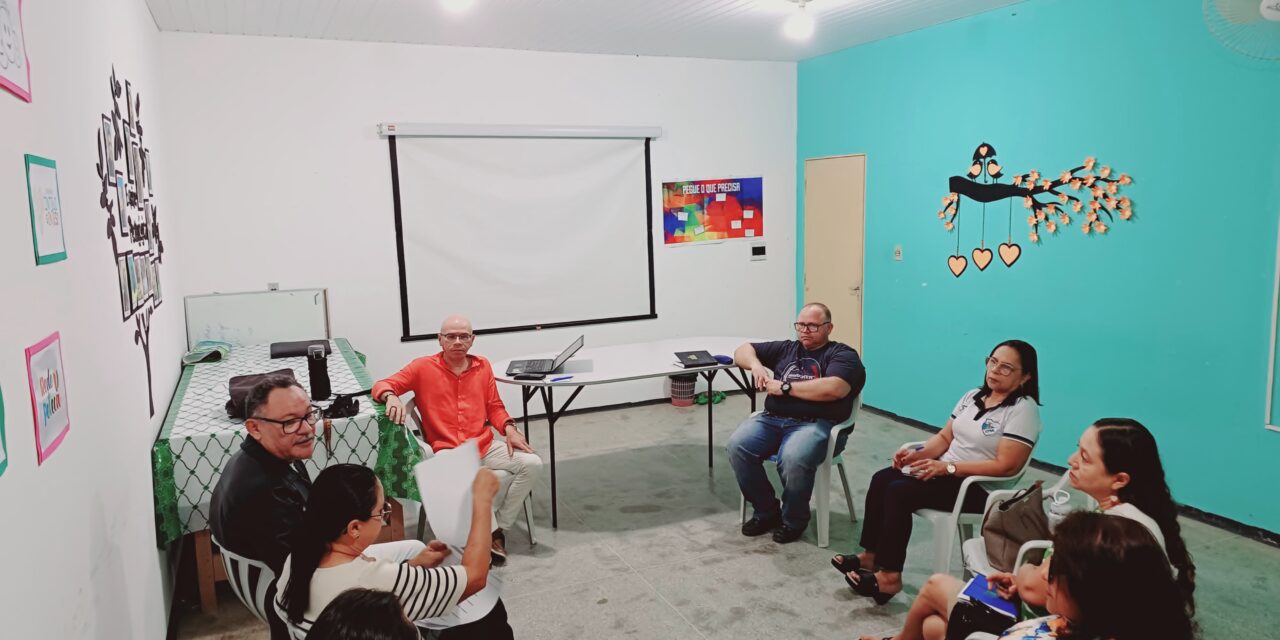 FORTIM: APEOC DISCUTE MUDANÇAS NO PCCRM COM SECRETARIA DE EDUCAÇÃO
