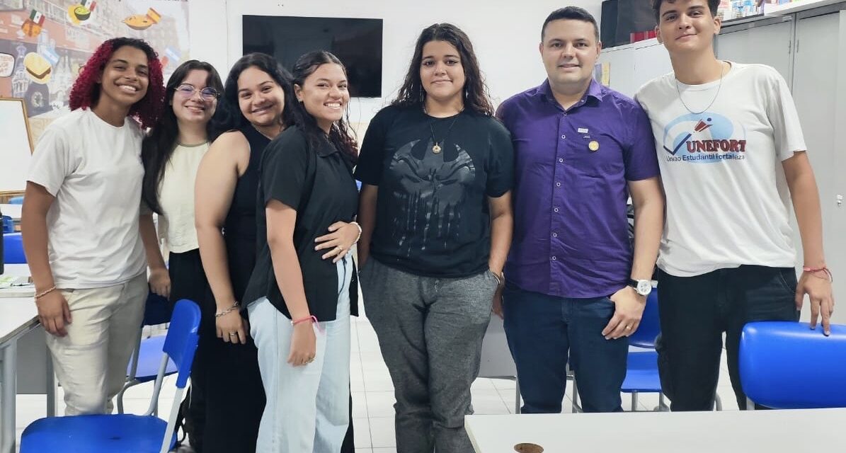 SINDICATO APEOC SE REÚNE COM ENTIDADES ESTUDANTIS E FORTALECE A LUTA DO BLOCÃO DA EDUCAÇÃO