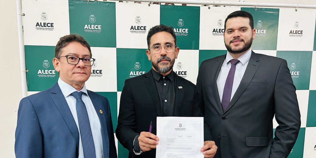 PARABÉNS AOS FUNCIONÁRIOS DA EDUCAÇÃO. TETO QUEBRADO COM A LUTA DE TODOS!